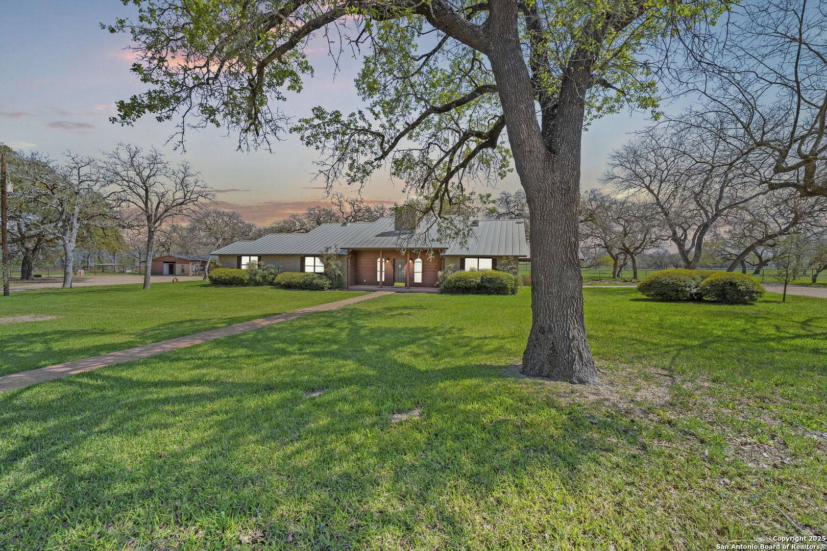 Floresville, TX 78114,6992 State Highway 97