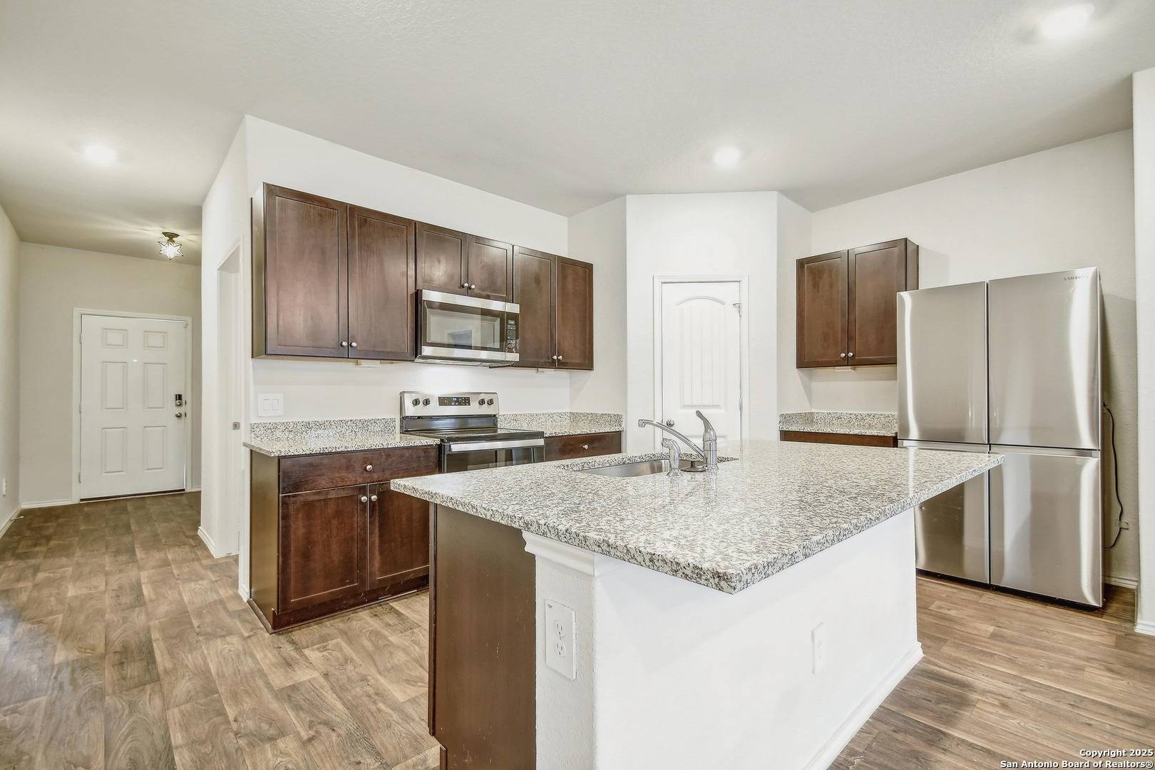Seguin, TX 78155,844 Nodding Nixie