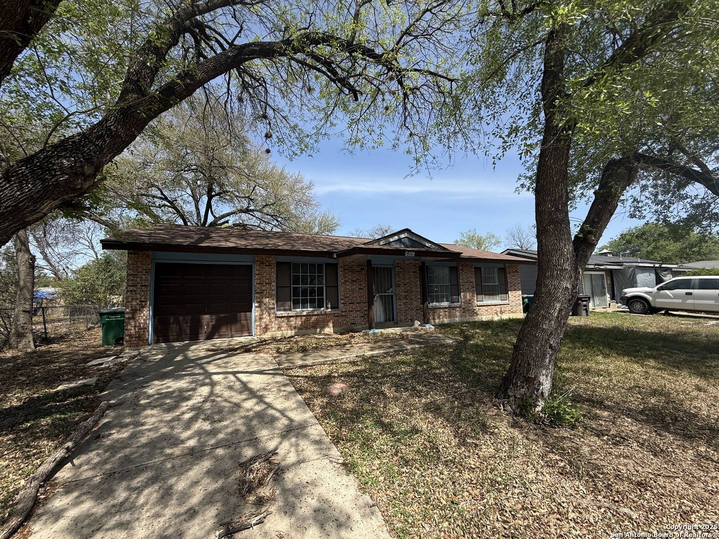 San Antonio, TX 78218,5119 village Court