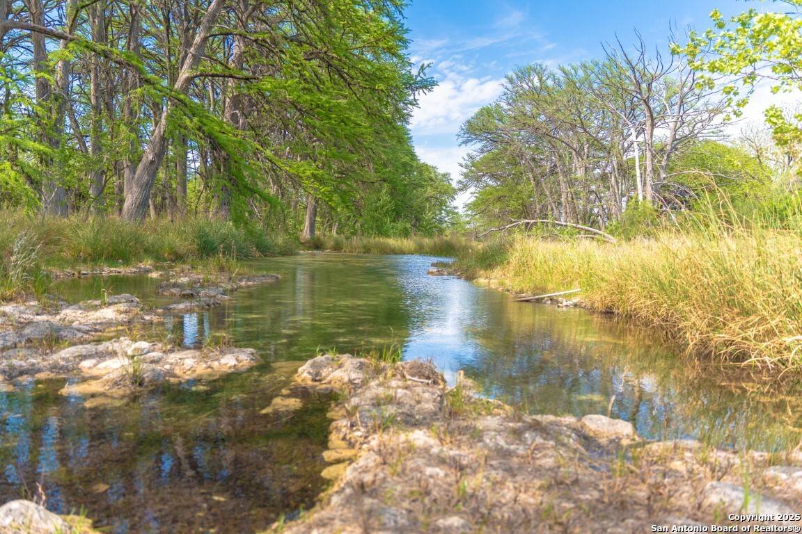 Utopia, TX 78884,950 River Road