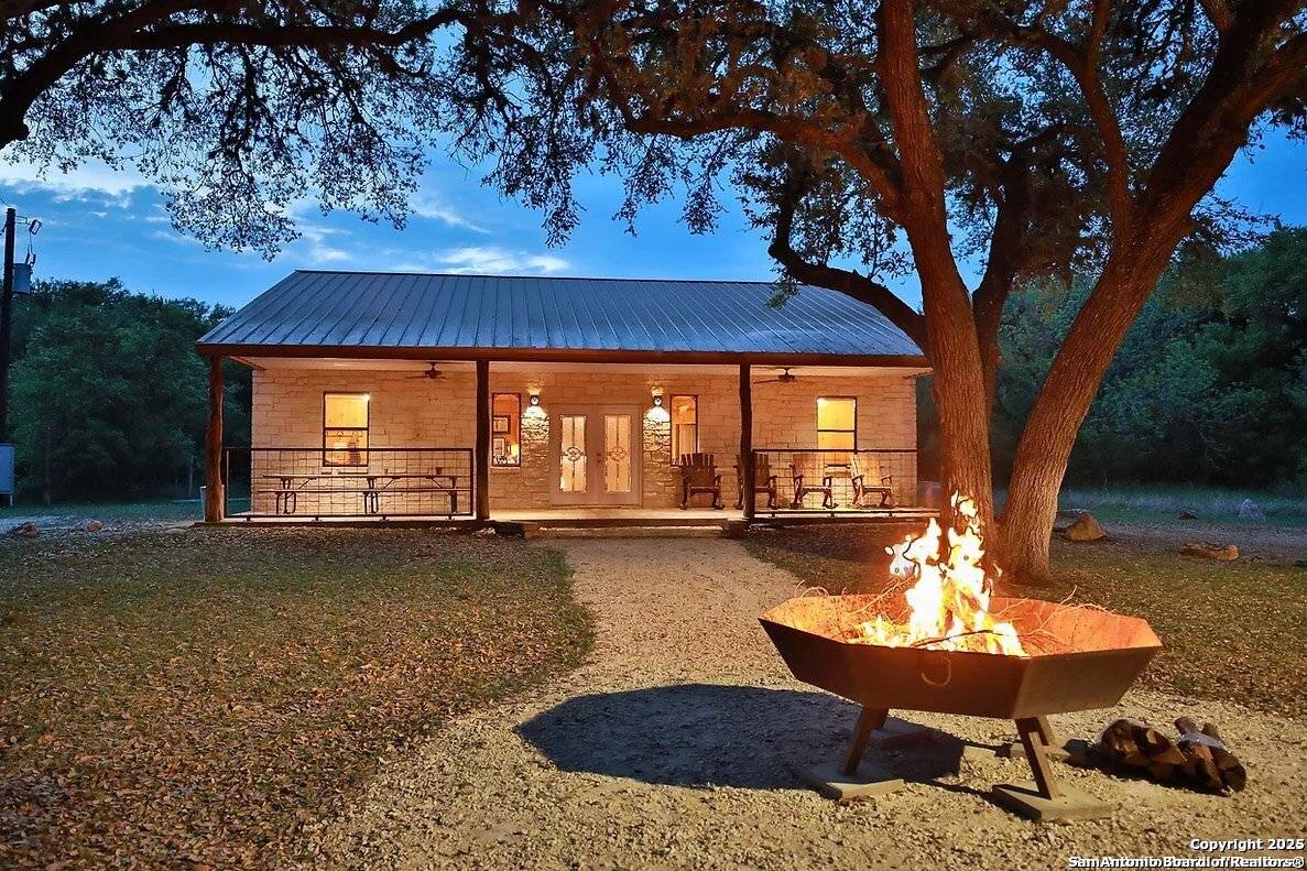 Concan, TX 78838,387 Madrone Loop