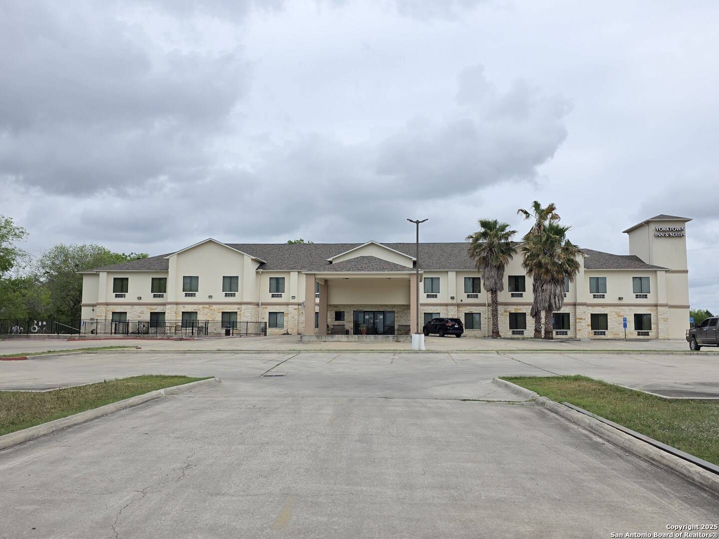York Town, TX 78164,949 Main St