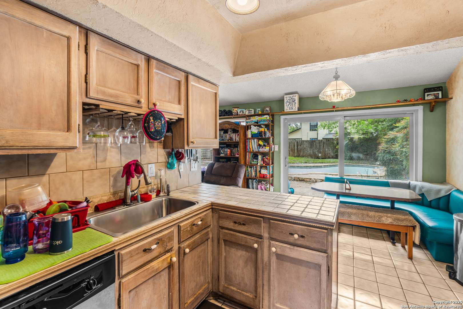 San Antonio, TX 78240,8206 Evert