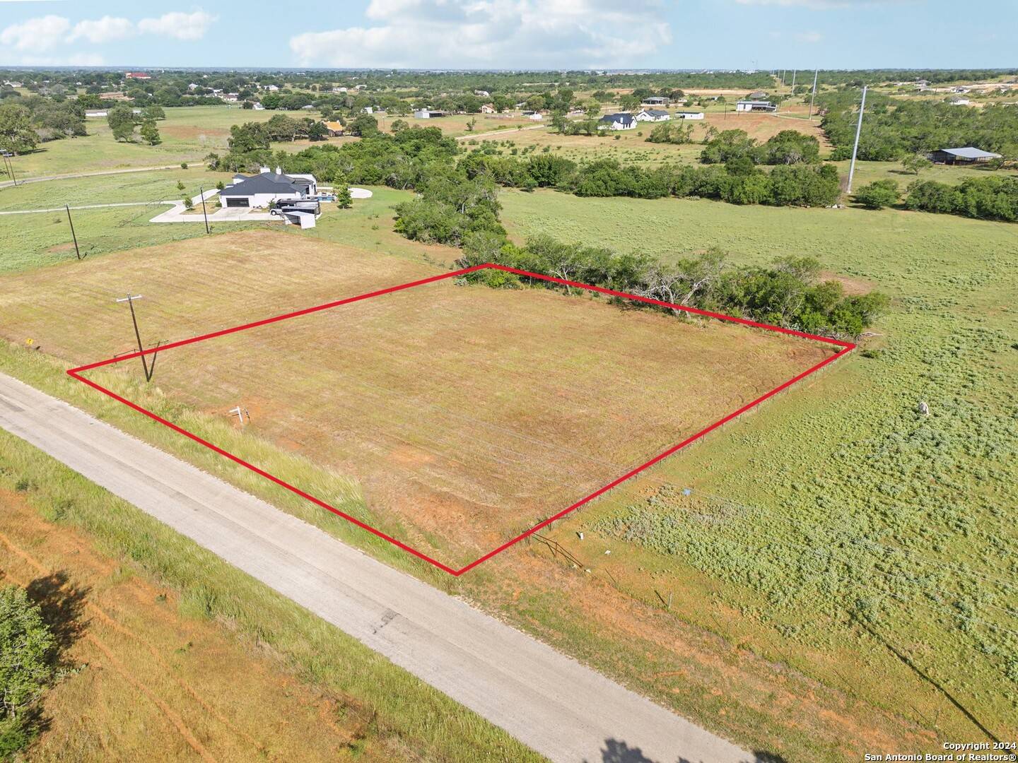 Floresville, TX 78114,593 COUNTY ROAD 405