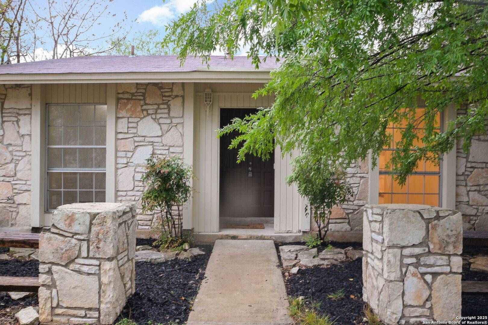 San Antonio, TX 78240,8611 Tanbark Dr