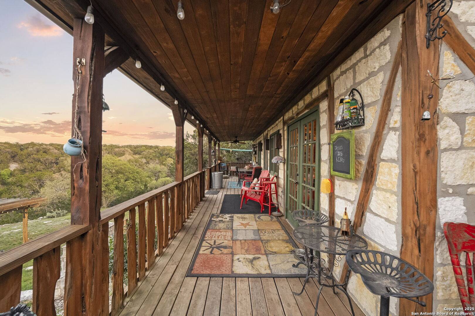 Comfort, TX 78013,110 Apacheria Pass