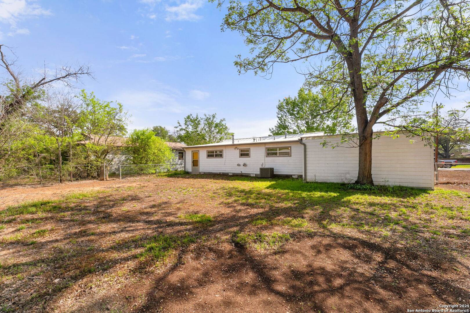 Hondo, TX 78861,2804 Avenue I