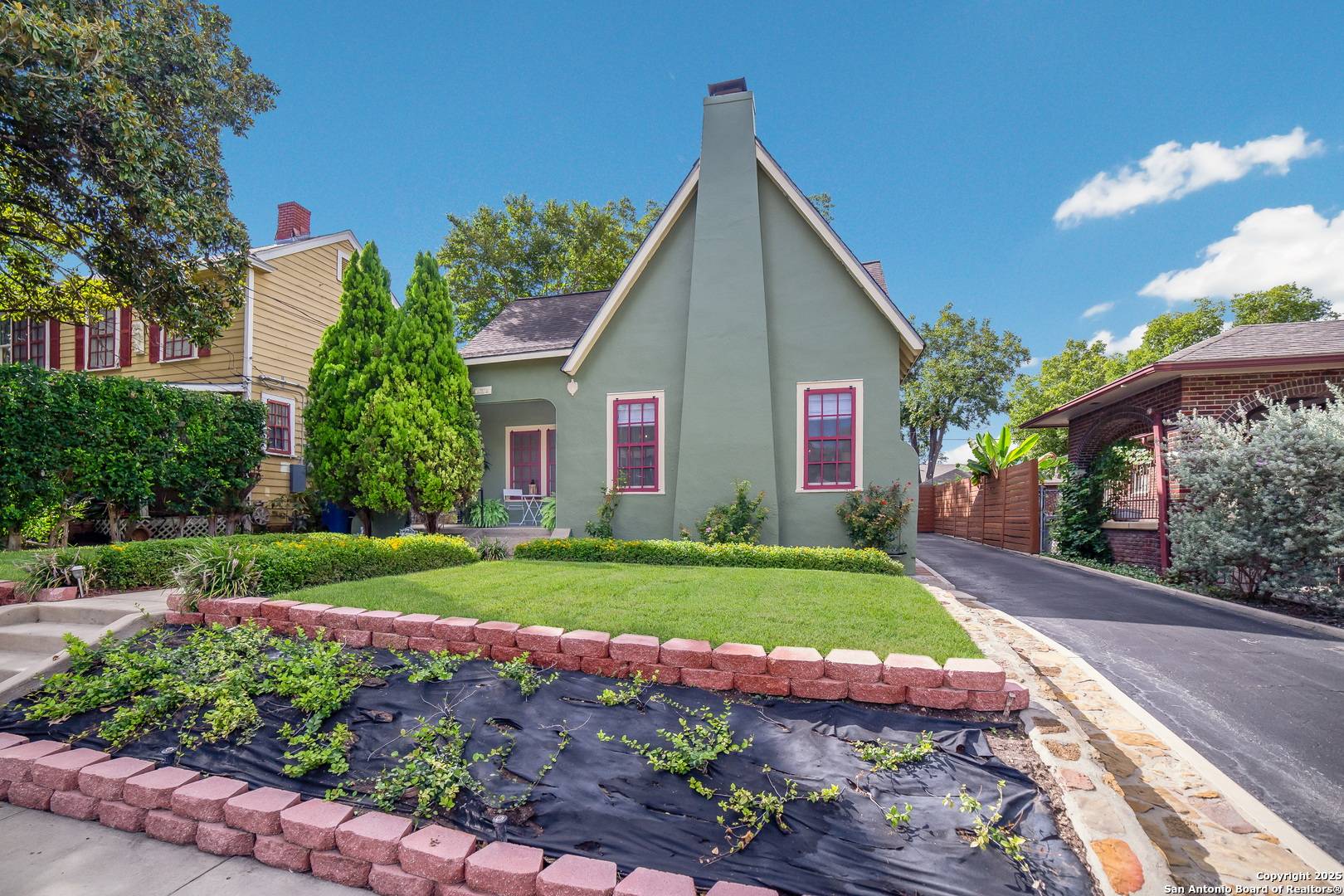 house_img