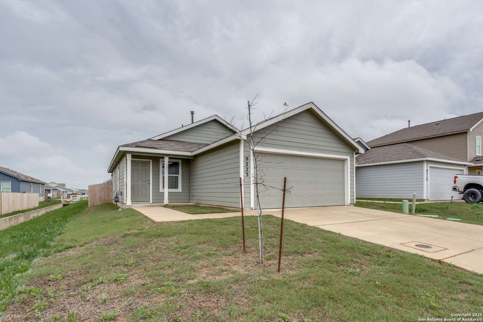 Seguin, TX 78155,9223 Honey Mesquite