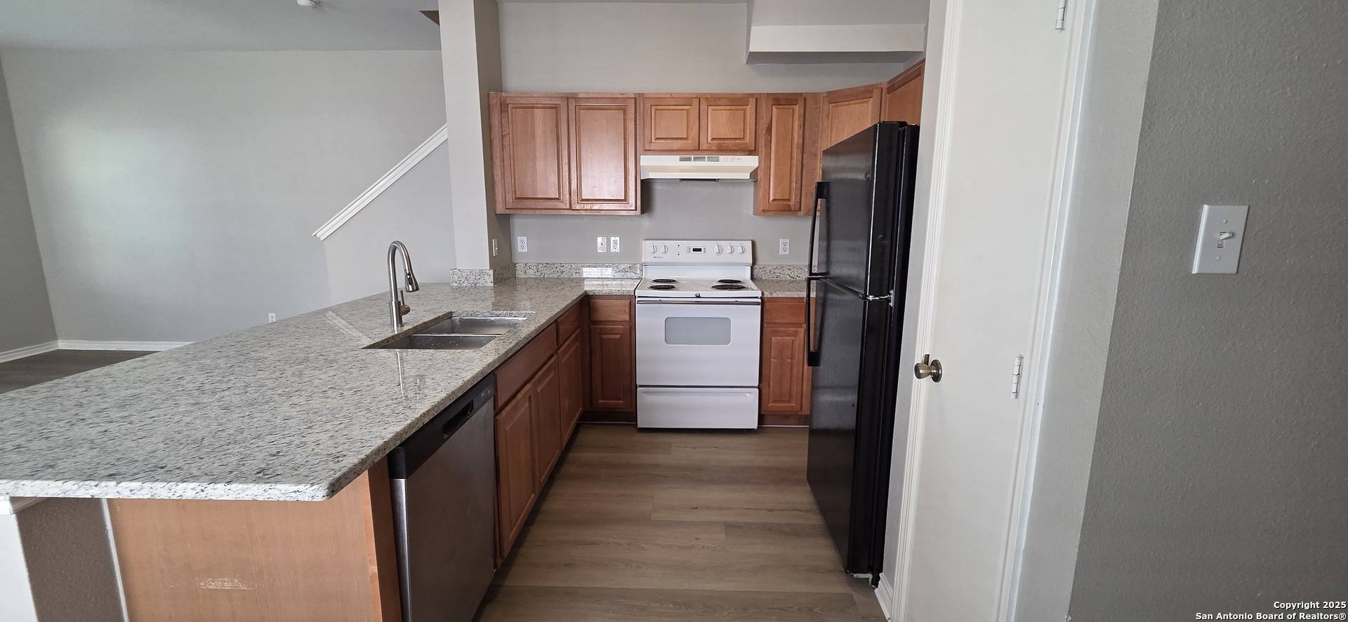 San Antonio, TX 78240-4099,7810 KINGSBURY WOOD UNIT 4