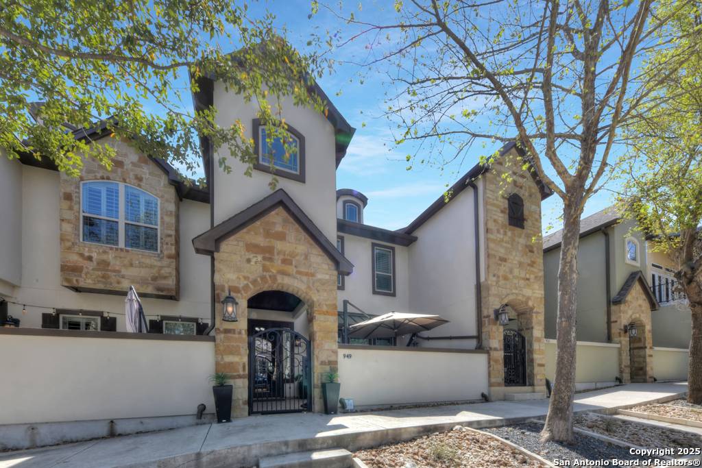 New Braunfels, TX 78130,949 Academy