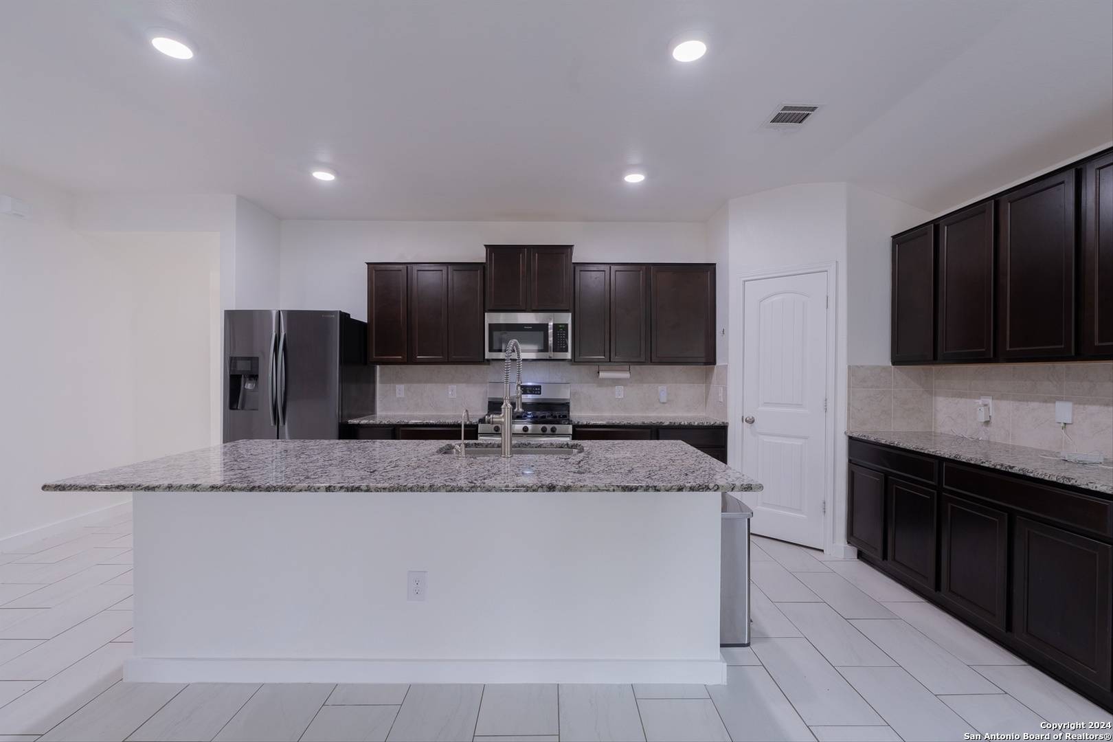 San Antonio, TX 78252,6450 Hoffman Pln