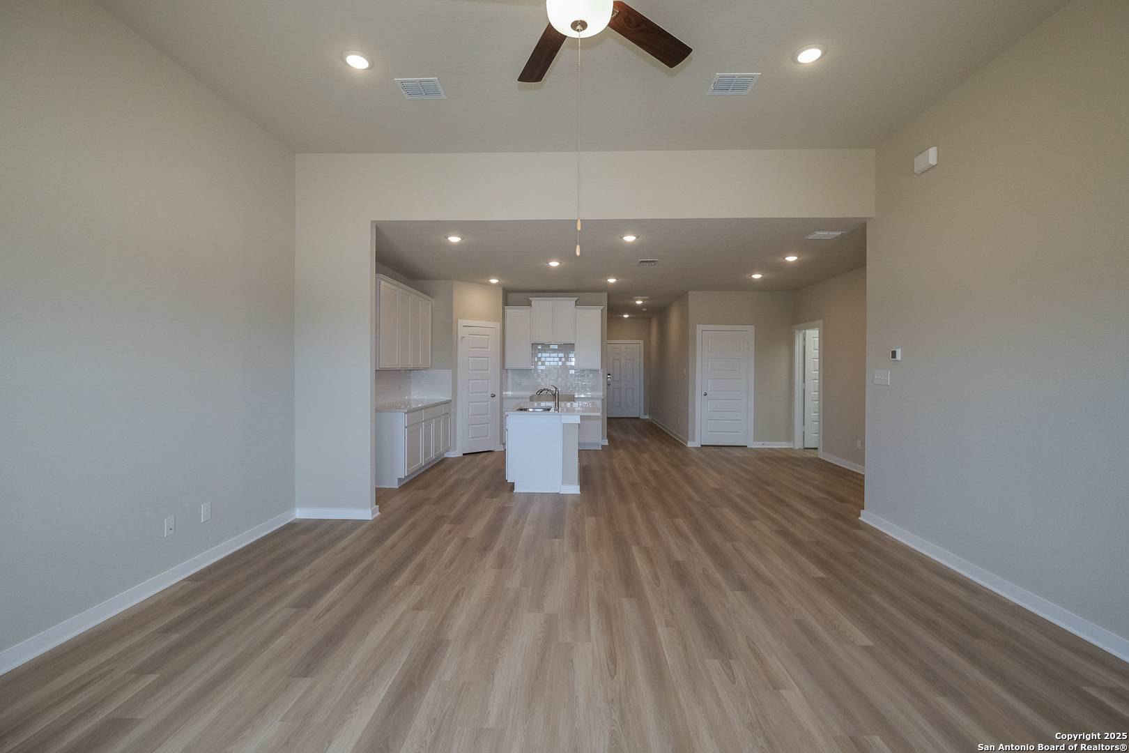 San Antonio, TX 78254,6211 Persimmon Lake