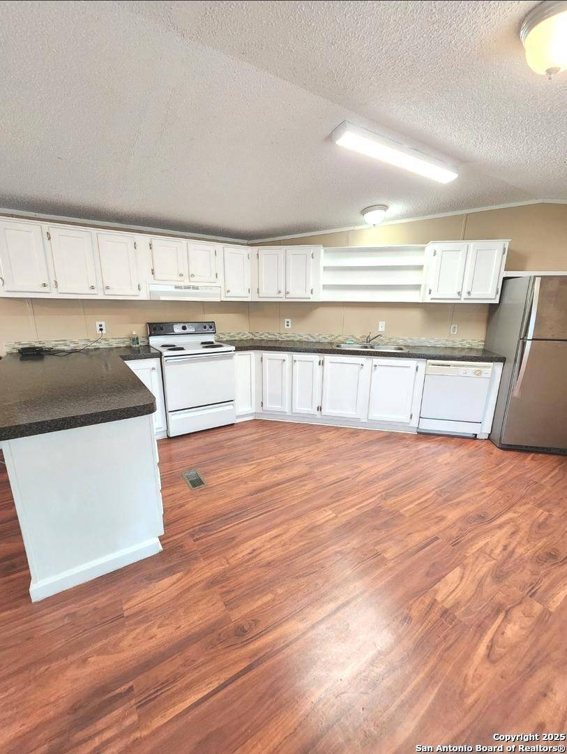 Hondo, TX 78861,609 16th