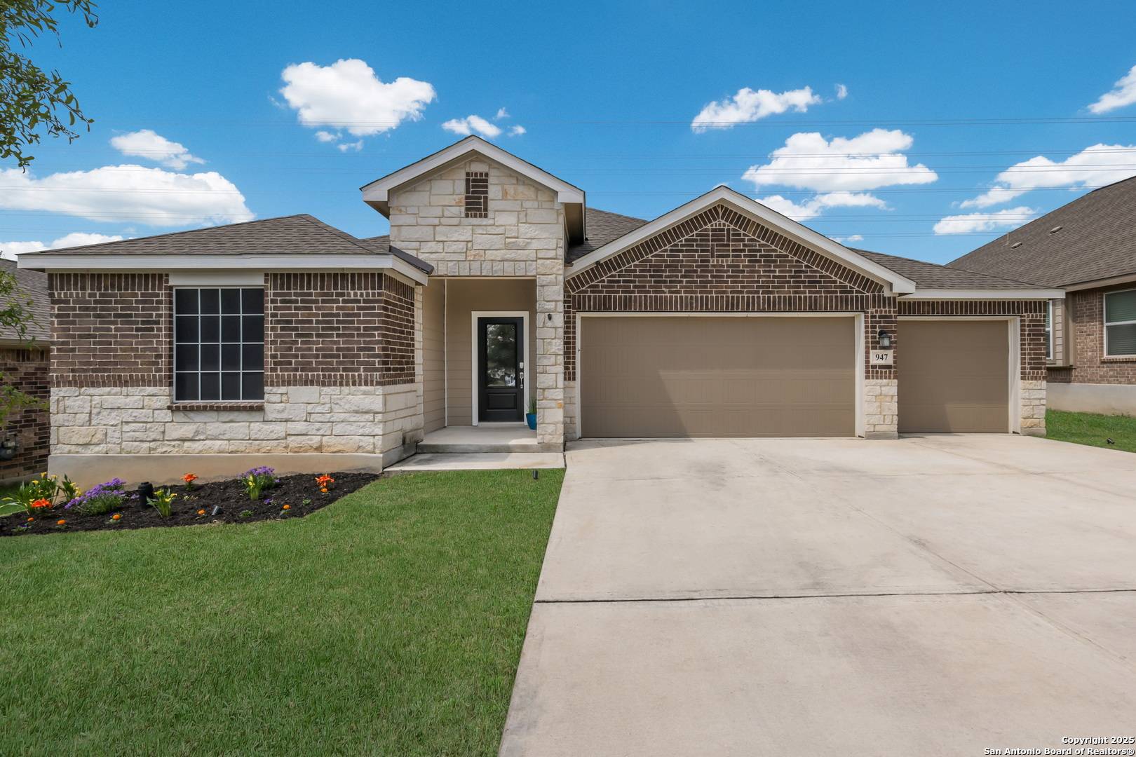 San Antonio, TX 78245,947 Hyperion