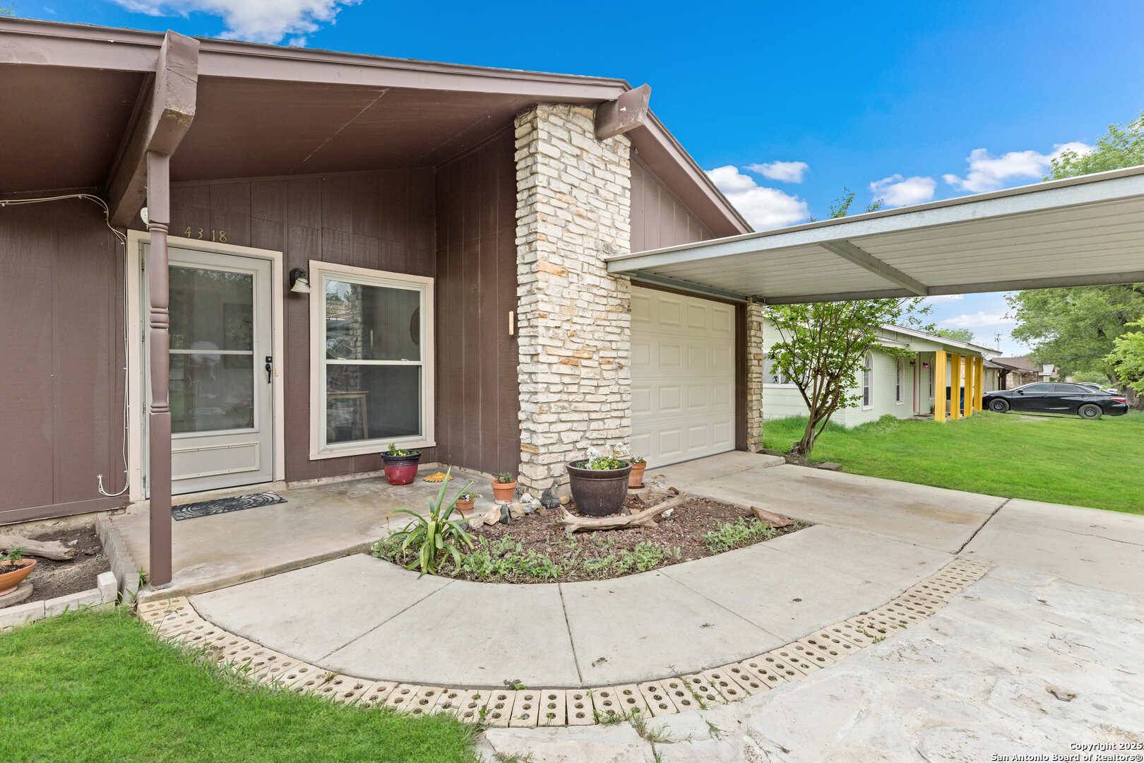 San Antonio, TX 78233,4318 Avenida Prima