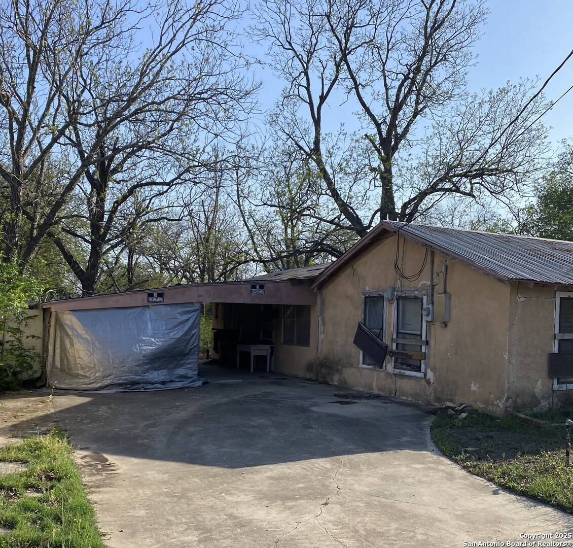 Hondo, TX 78861,1503 12th