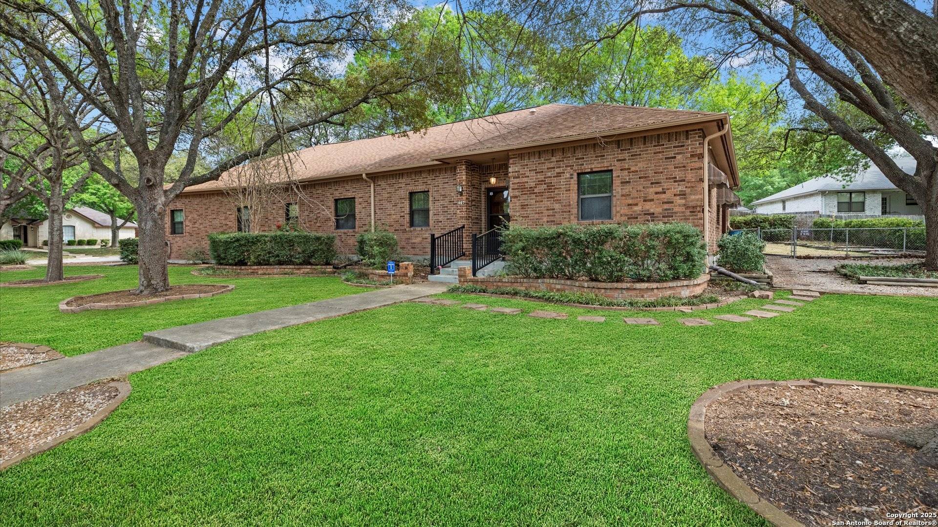 New Braunfels, TX 78130,927 Earl