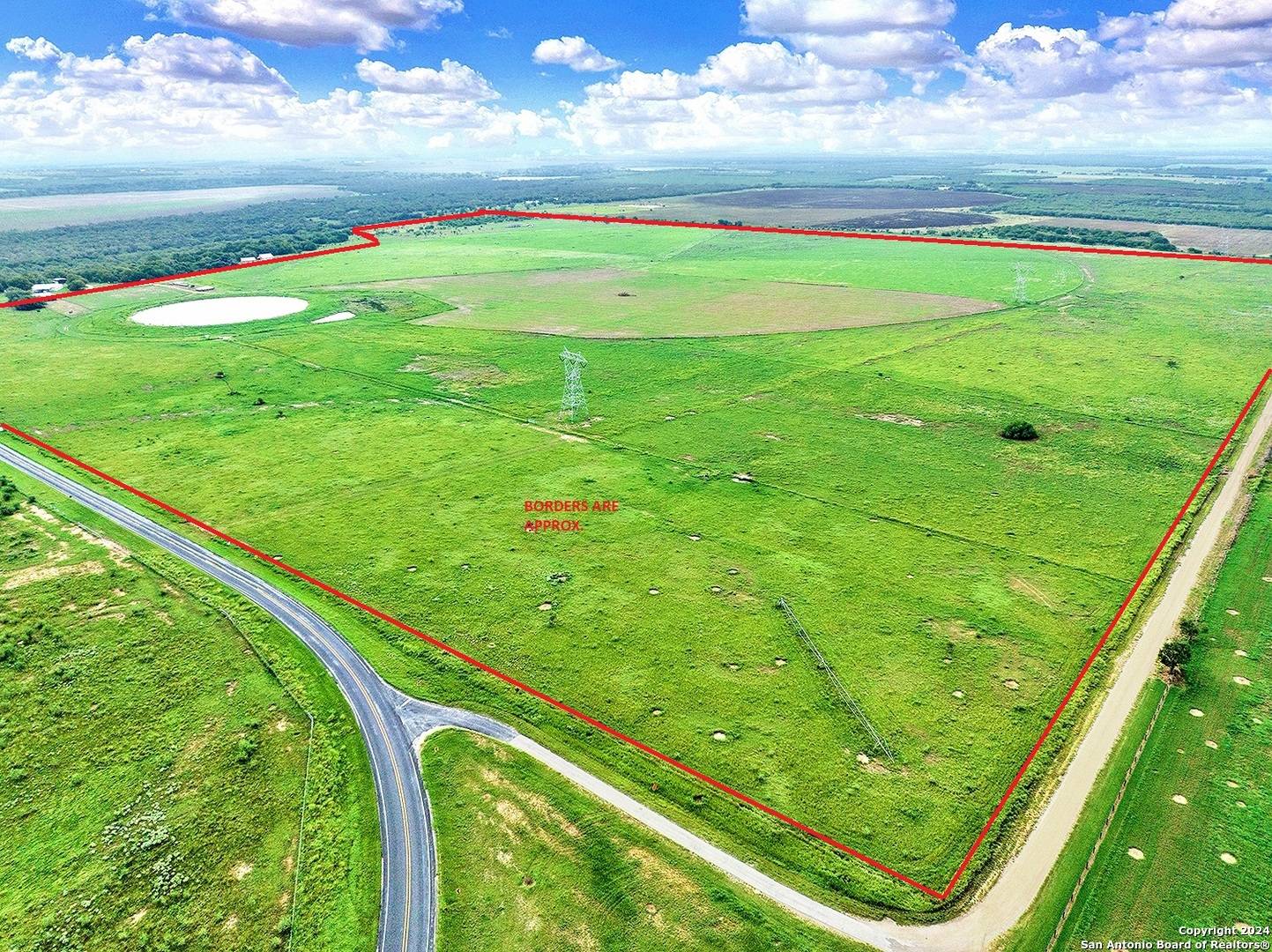 Floresville, TX 78114,562 County Road 205
