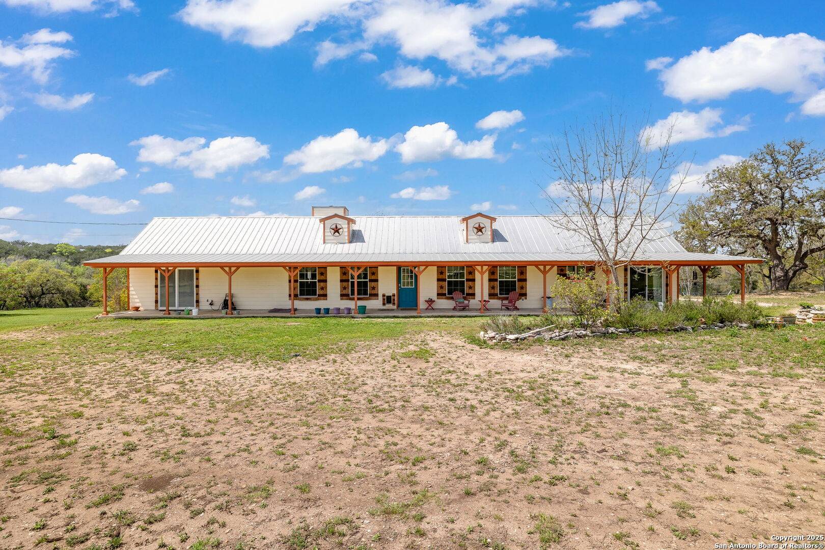 Pipe Creek, TX 78063,404 Lake Rd