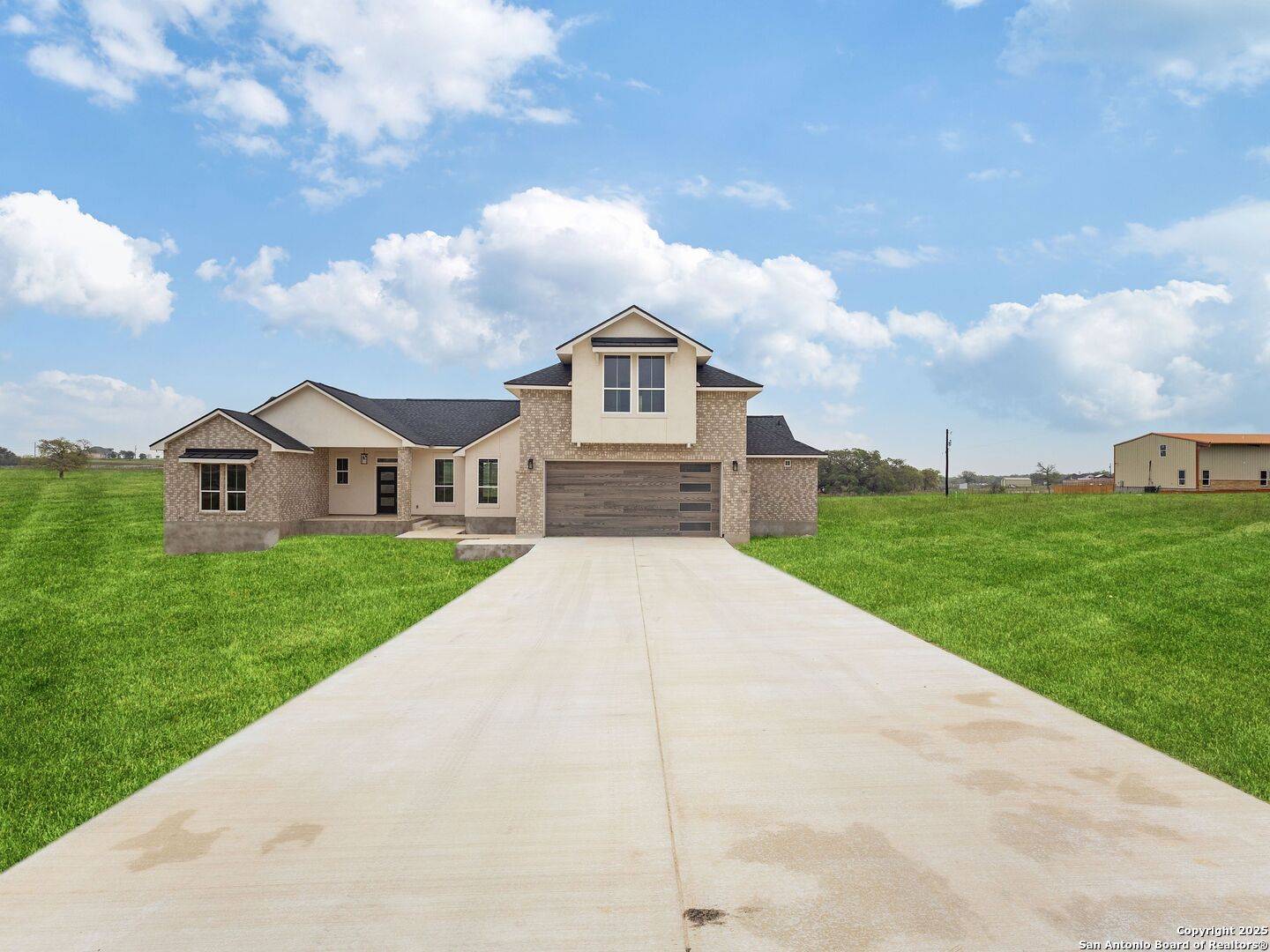 La Vernia, TX 78121,197 LAKE VIEW CIRCLE