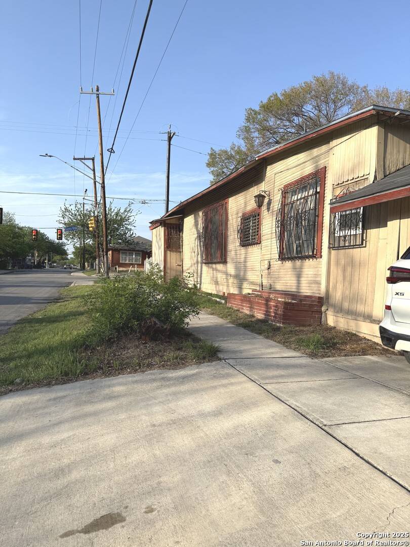 San Antonio, TX 78207,2922 Buena Vista