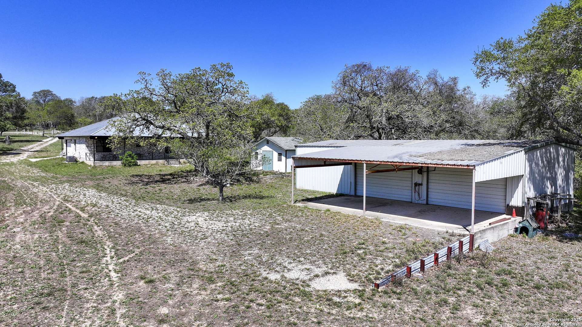 Floresville, TX 78114,904 Eagle Creek