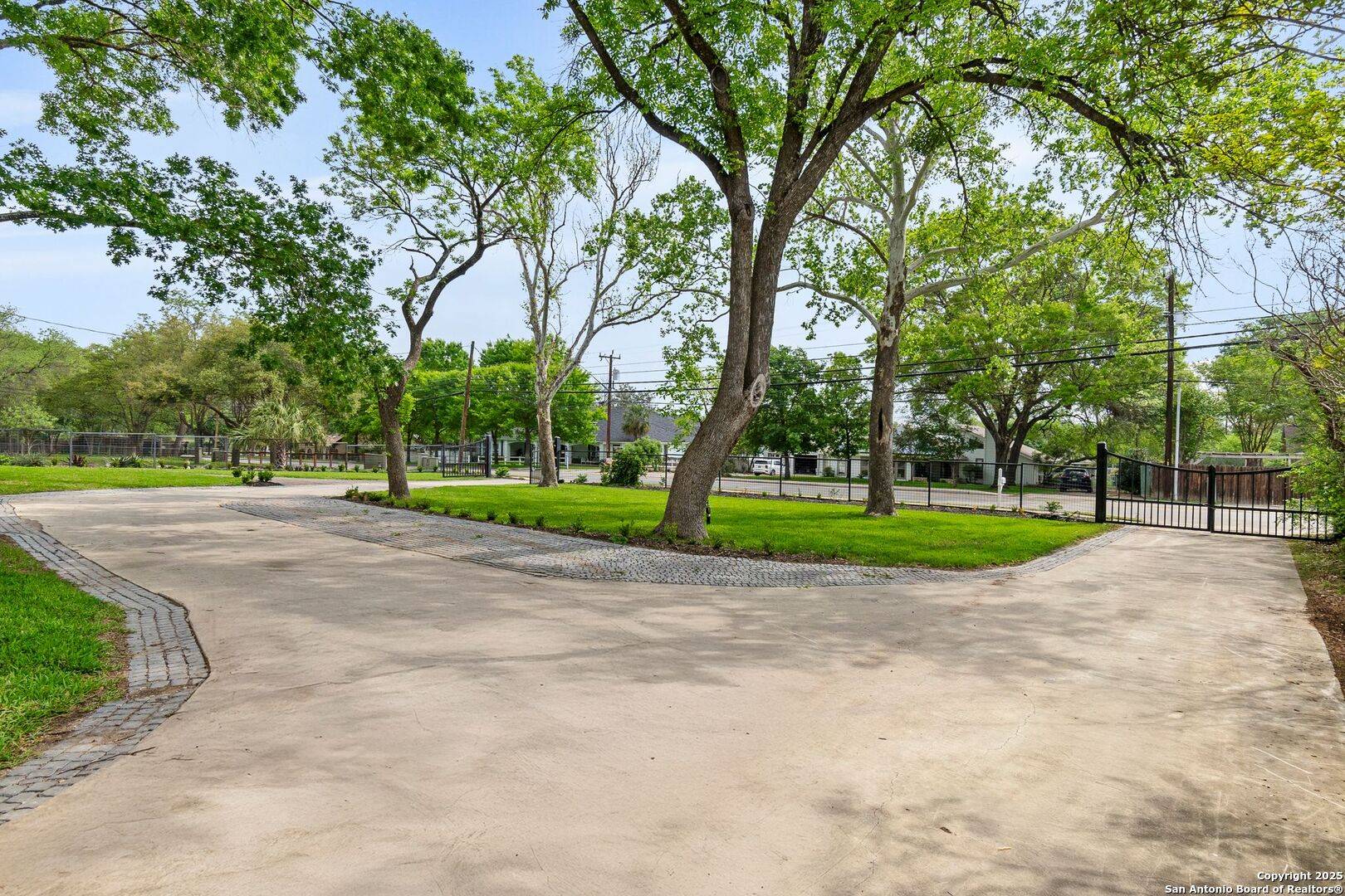 San Antonio, TX 78209,7215 Vandiver