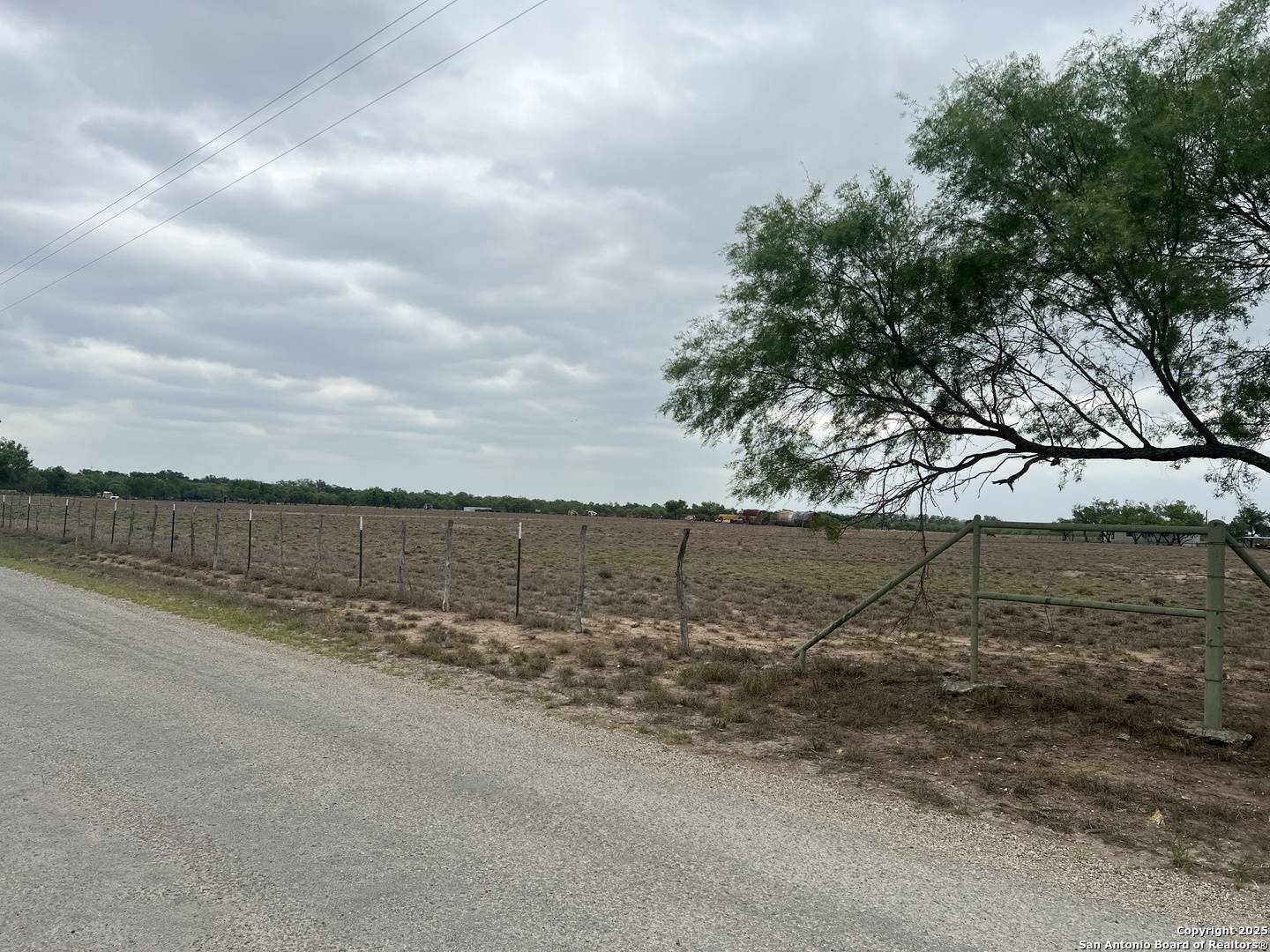 Carrizo Springs, TX 78834,1057 Midway