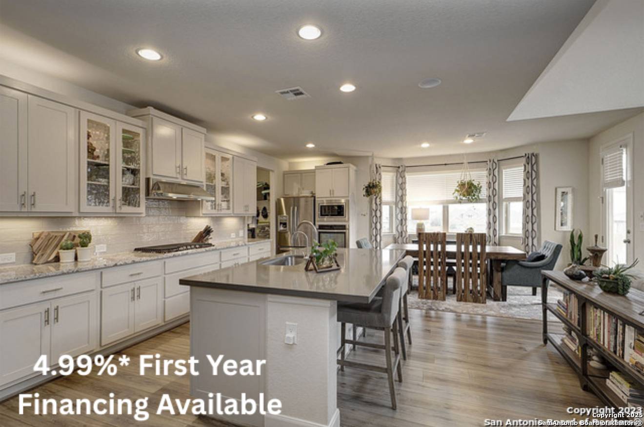 Cibolo, TX 78108-3052,865 SILVER FOX