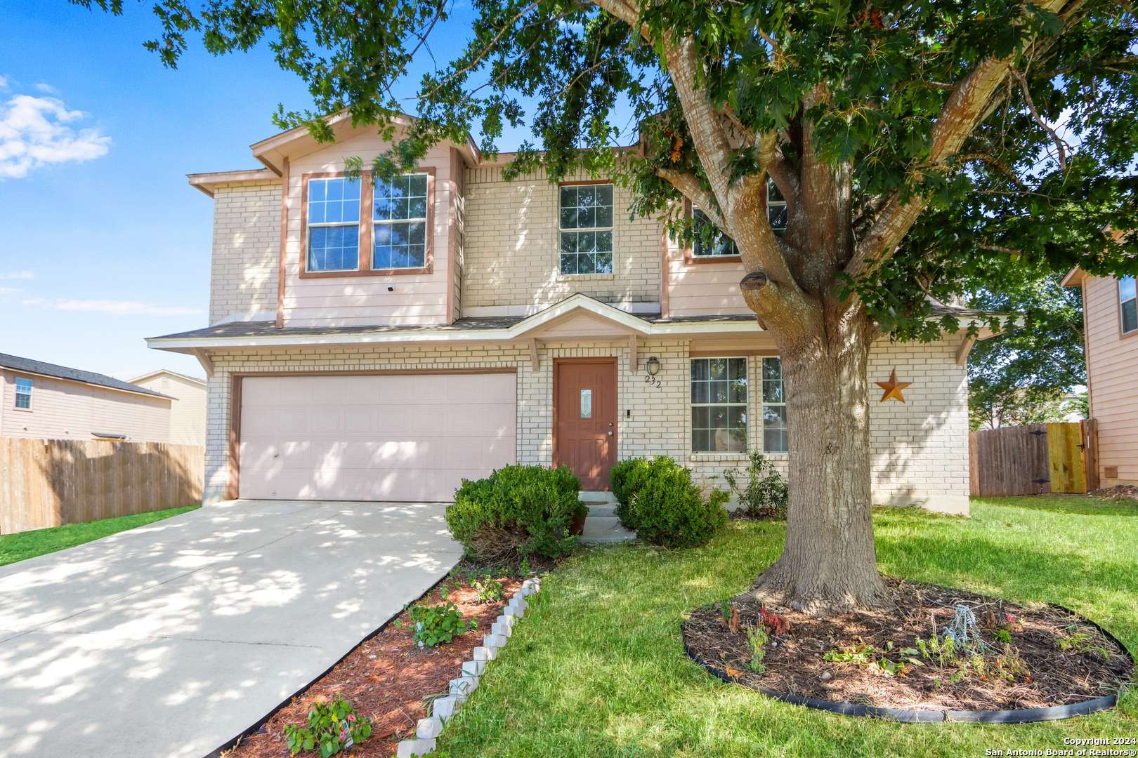 Cibolo, TX 78108-3032,232 GATEWOOD FALLS