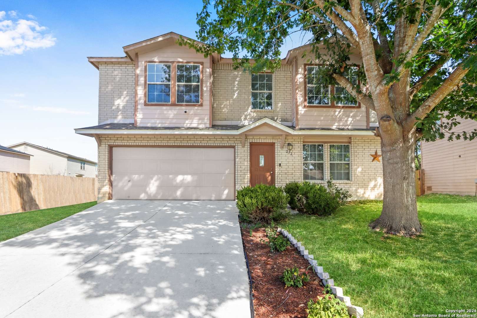Cibolo, TX 78108-3032,232 GATEWOOD FALLS