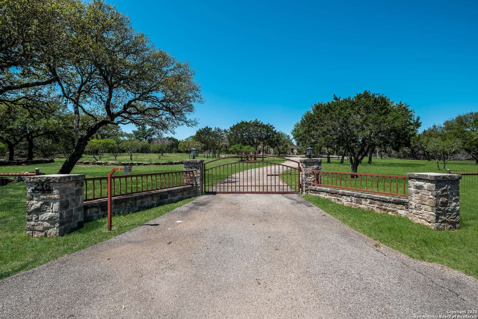 Boerne, TX 78006,216 Red Oak