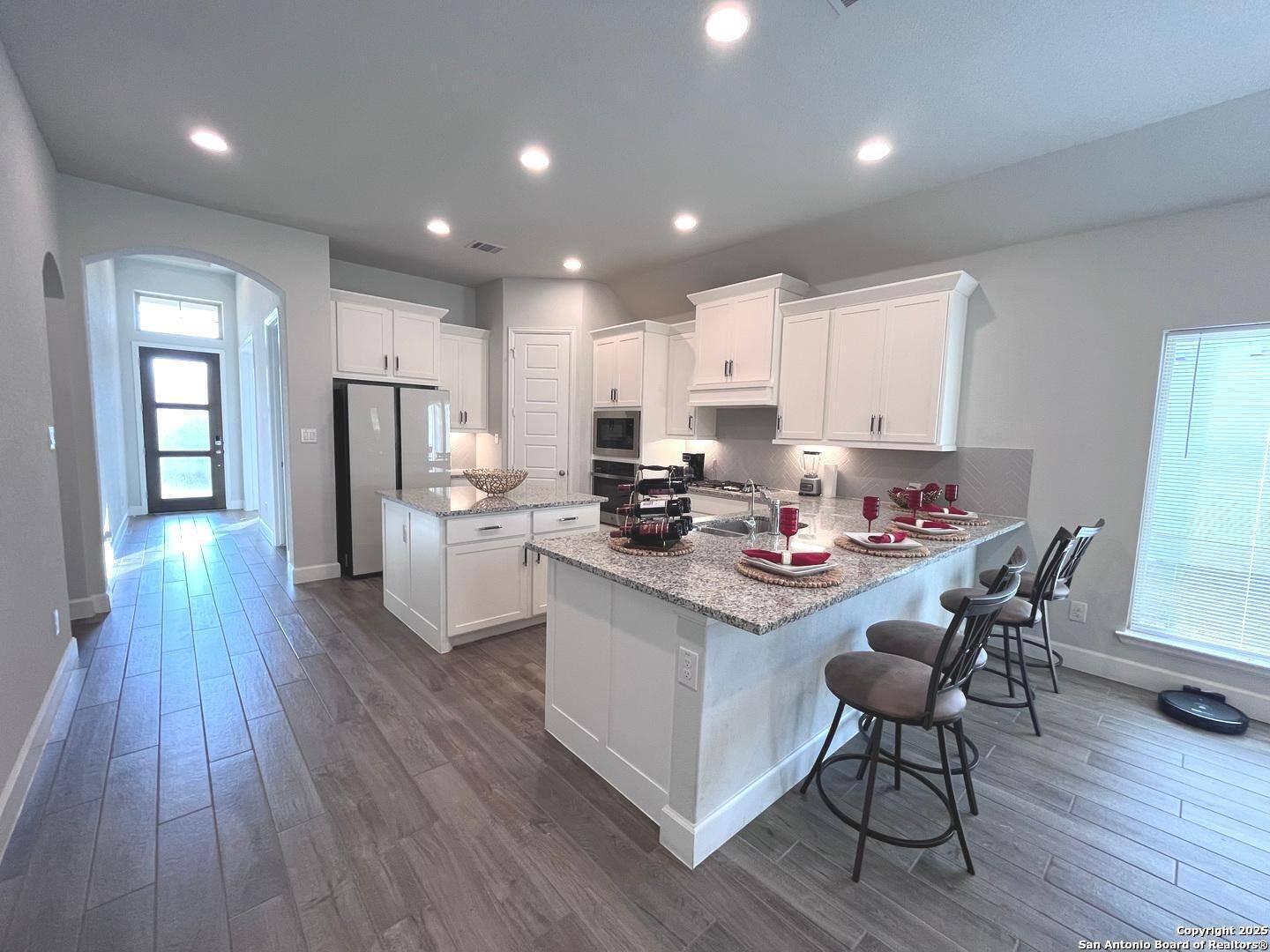 Boerne, TX 78006,221 Navarro