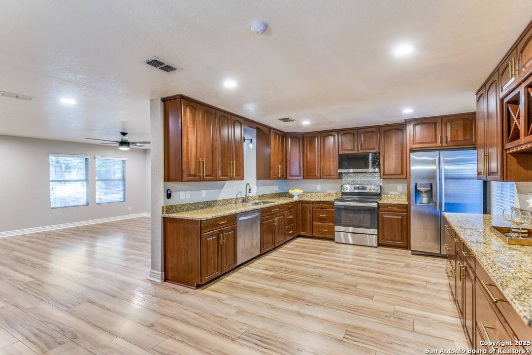 San Antonio, TX 78245,335 SHADBUSH St