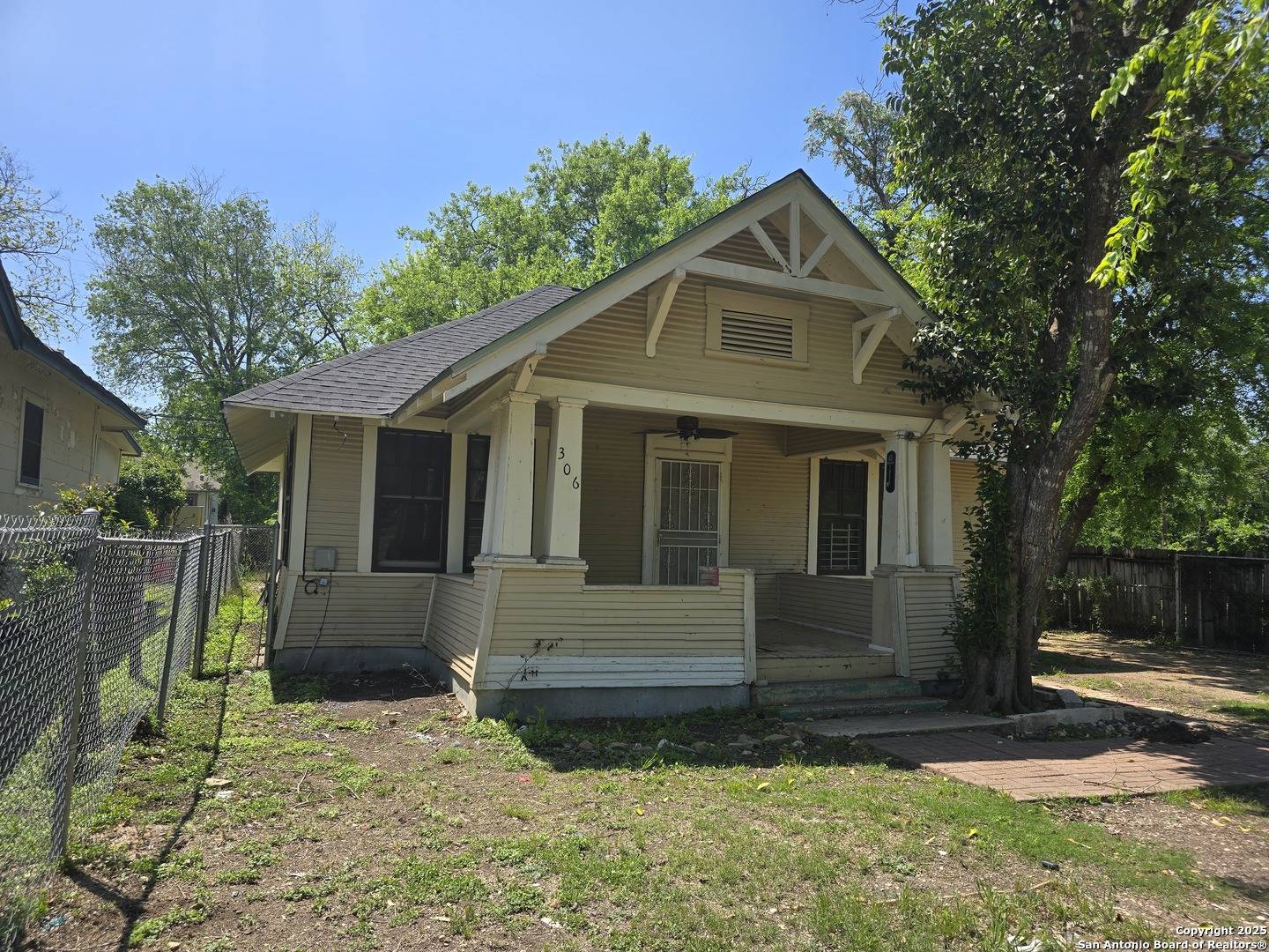 San Antonio, TX 78223,306 Monticello