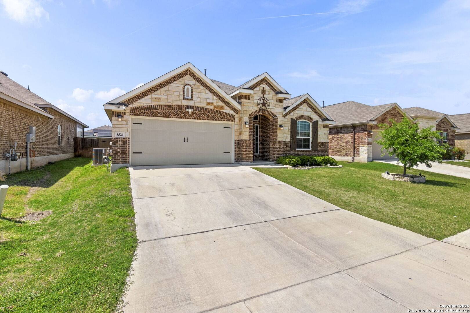San Antonio, TX 78254,8521 Norias Wheel