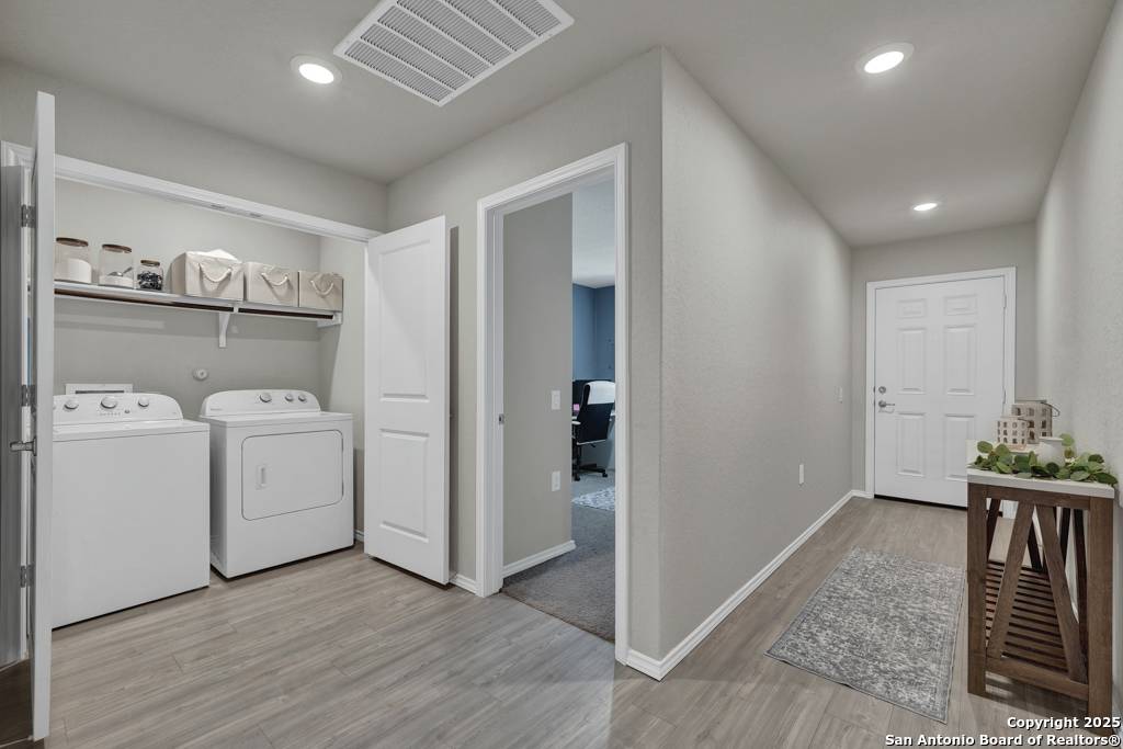 San Antonio, TX 78221,942 Blue Landing