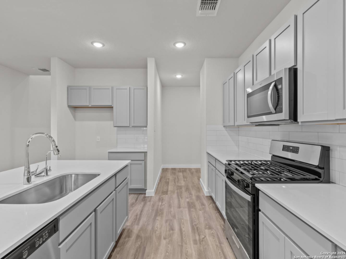 New Braunfels, TX 78130,4326 Clarisse St