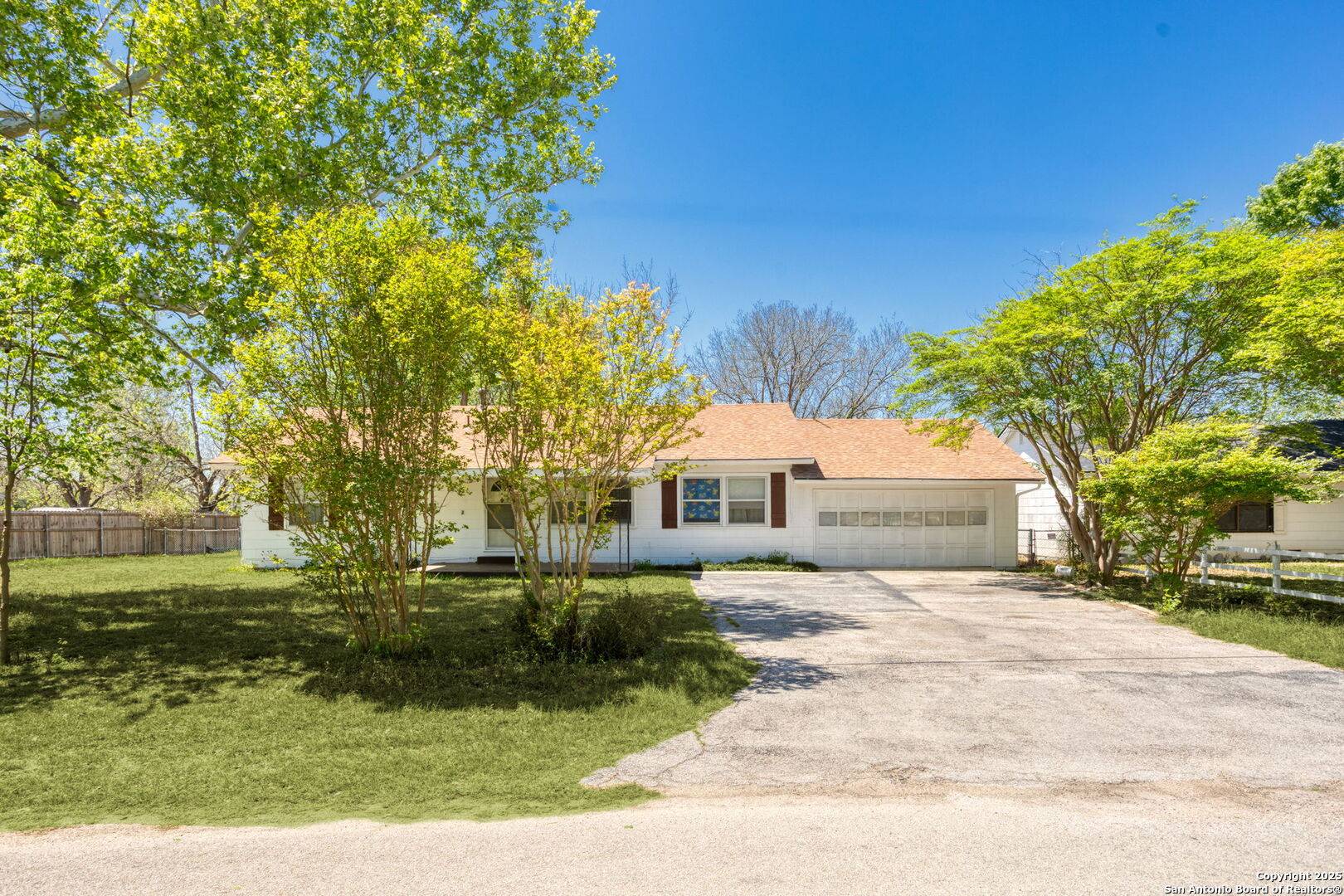 Seguin, TX 78155,510 Sunset Dr.