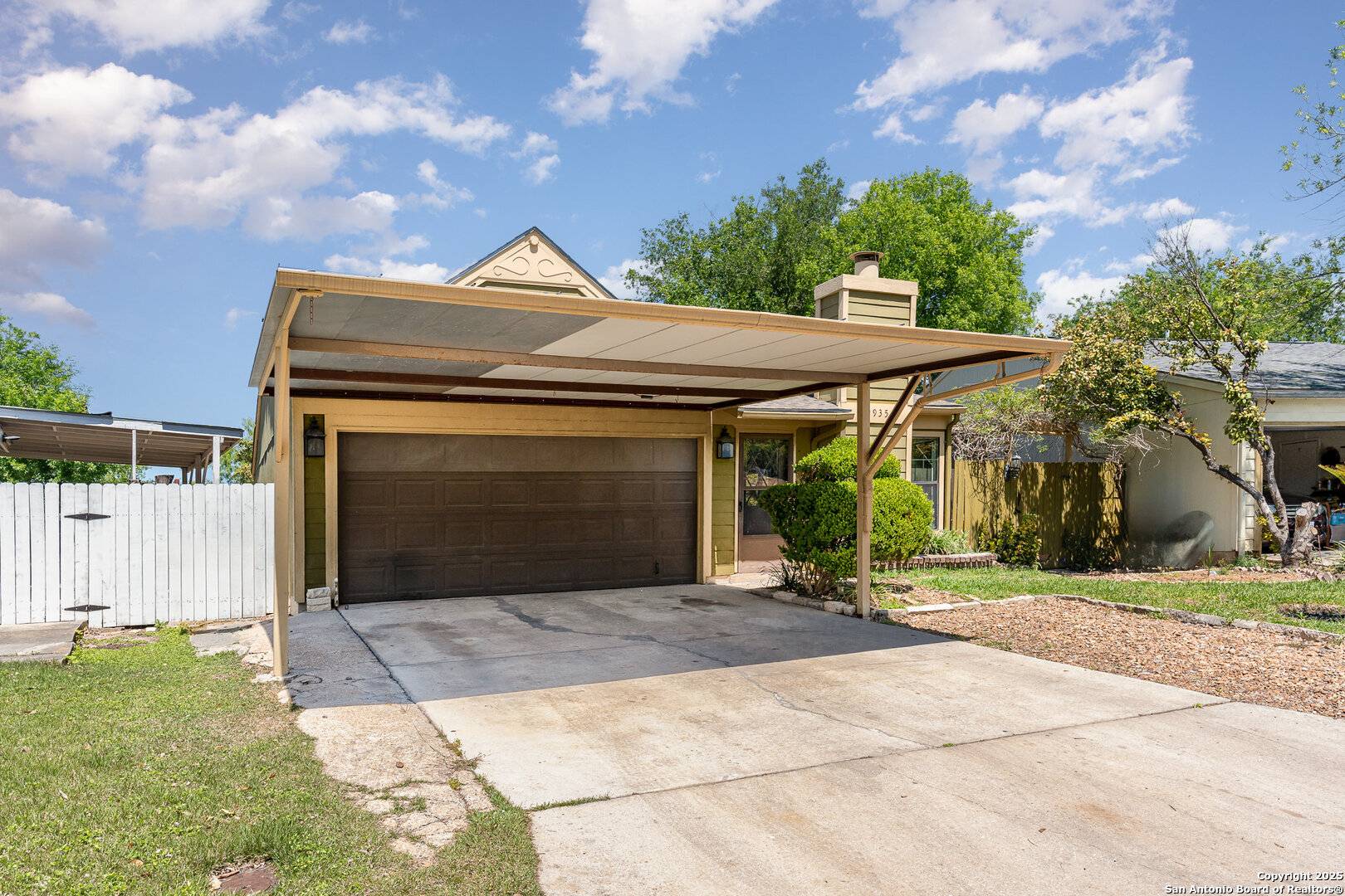 San Antonio, TX 78250,9935 Village Briar