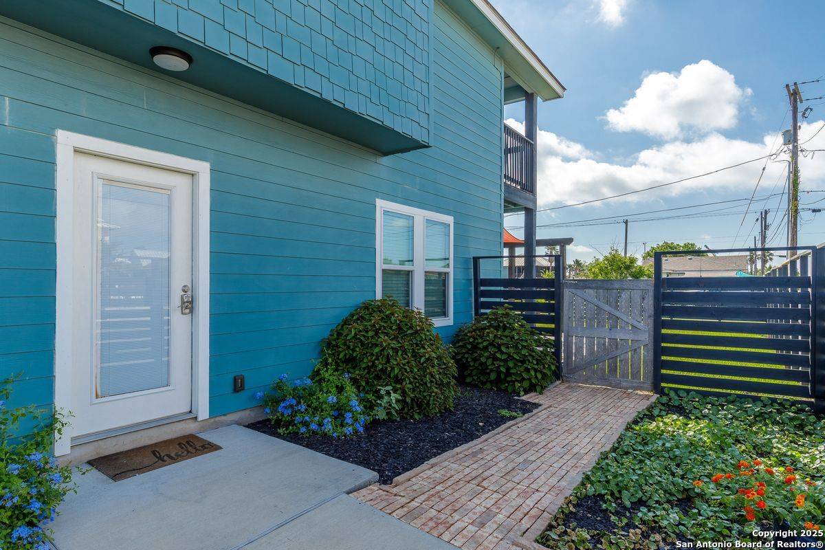 Port Aransas, TX 78373,135 10th Street