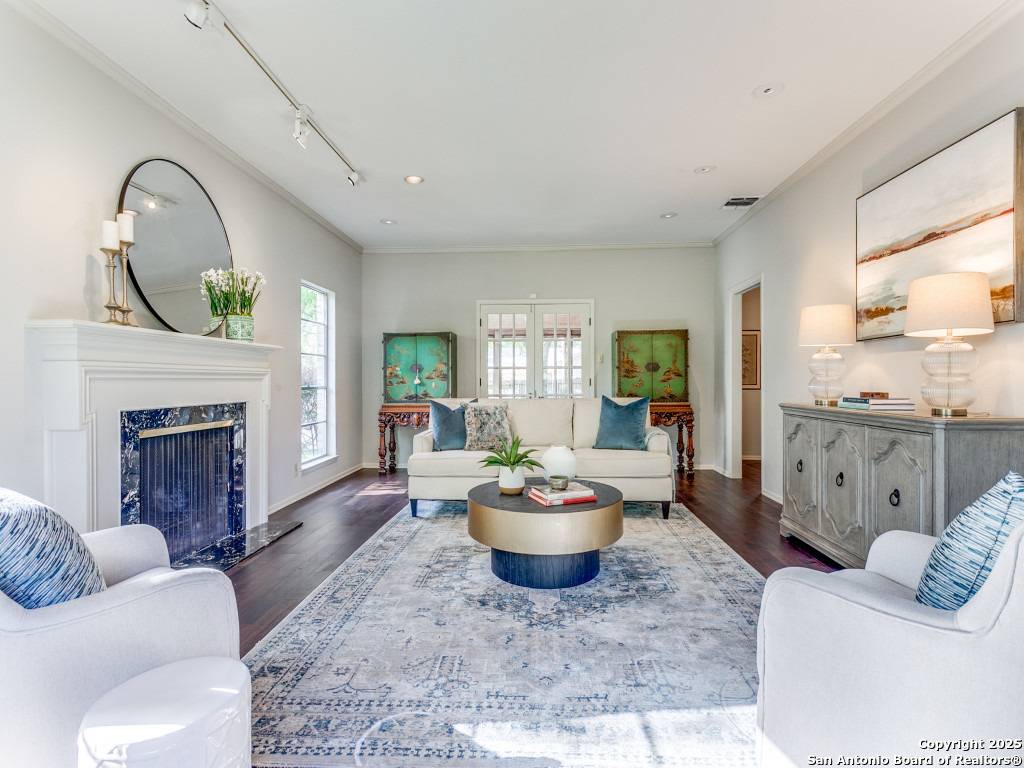 Castle Hills, TX 78213,206 Sir Arthur Ct