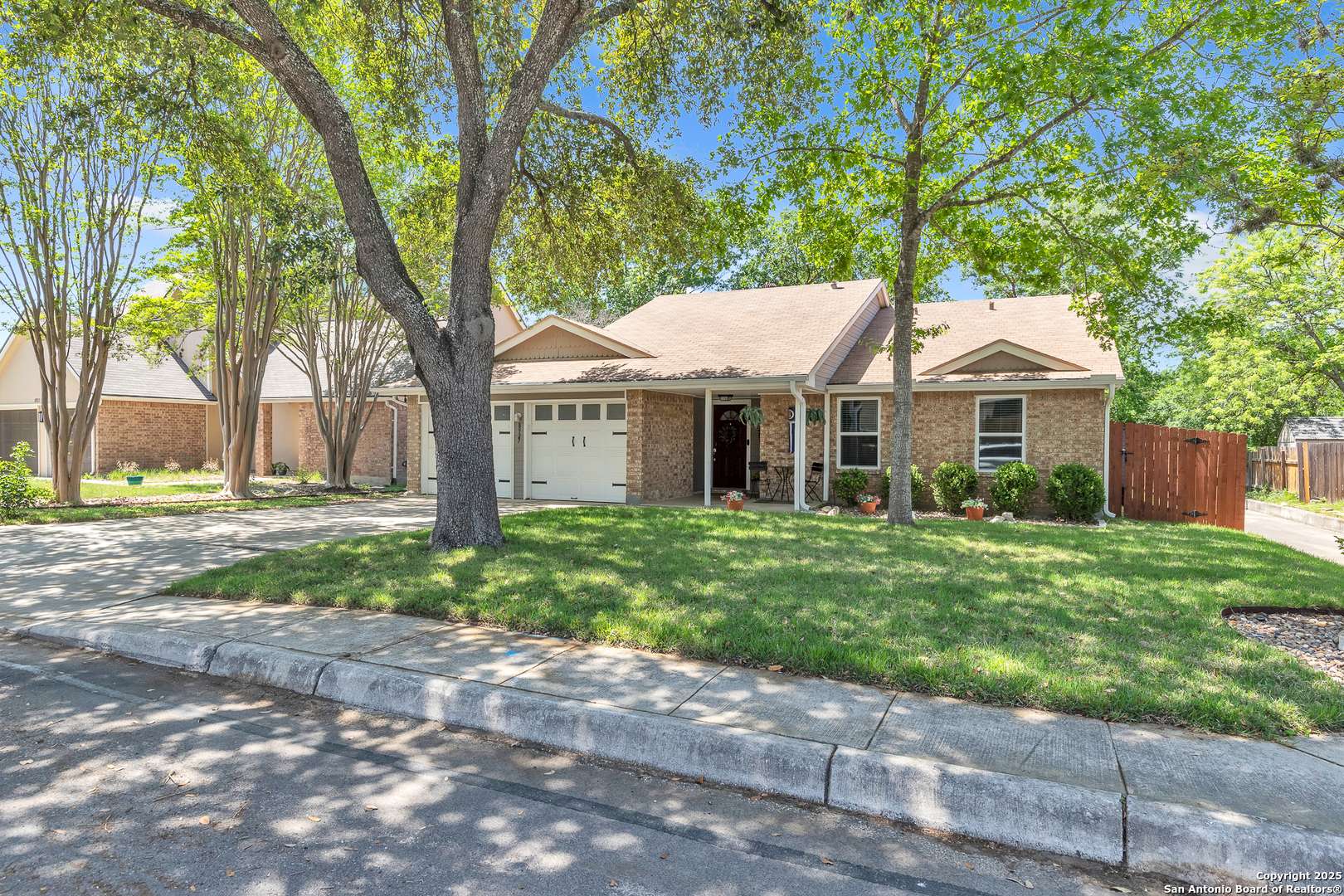 San Antonio, TX 78240,8927 Wellesley Manor
