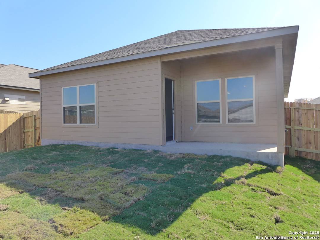 Converse, TX 78109,10807 Fox Trot Way