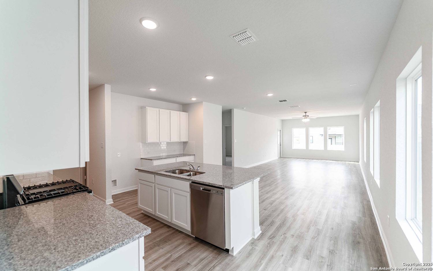 Converse, TX 78109,6614 Cibolo Springs