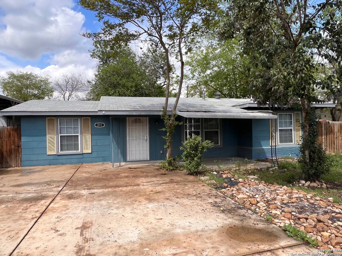 San Antonio, TX 78213,211 Marchmont