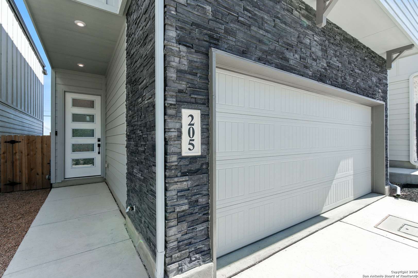 San Antonio, TX 78249,6464 Babcock Rd. #205