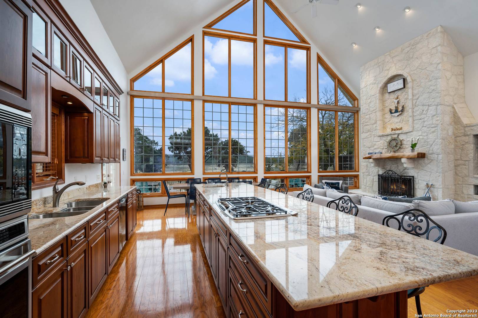 Lakehills, TX 78063,275 Lookout Dr