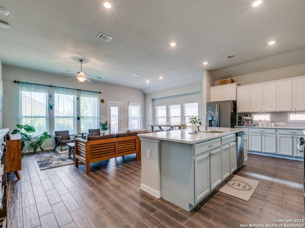 San Antonio, TX 78254,8847 Pinto Cyn